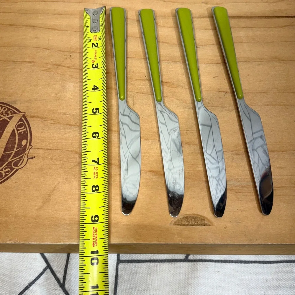 Fiesta Lemongrass Green Steak Knives Set of 4 Stainless‎ Steel Serrated W-16 9